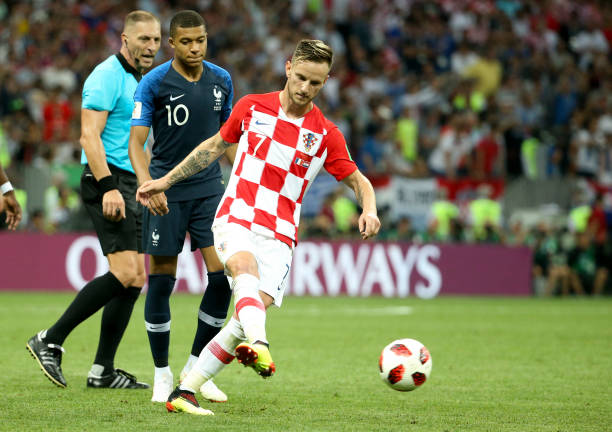 此举背后的 此举背后的